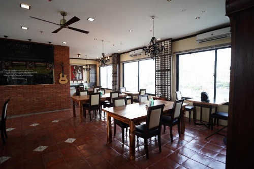 Heroes Hotel image 25