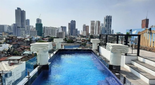 Heroes Hotel image 45